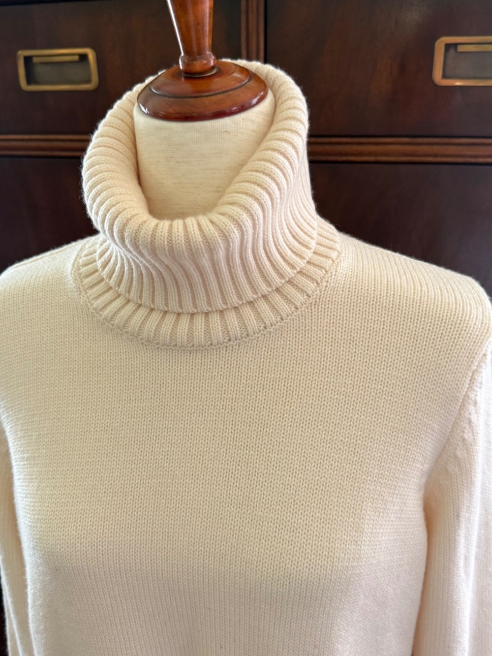 Tuckernuck Sophia Ivory Turtleneck Sweater Size S - Picture 4 of 13
